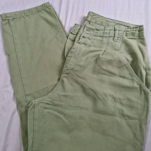 calça mommy verde oliva 40